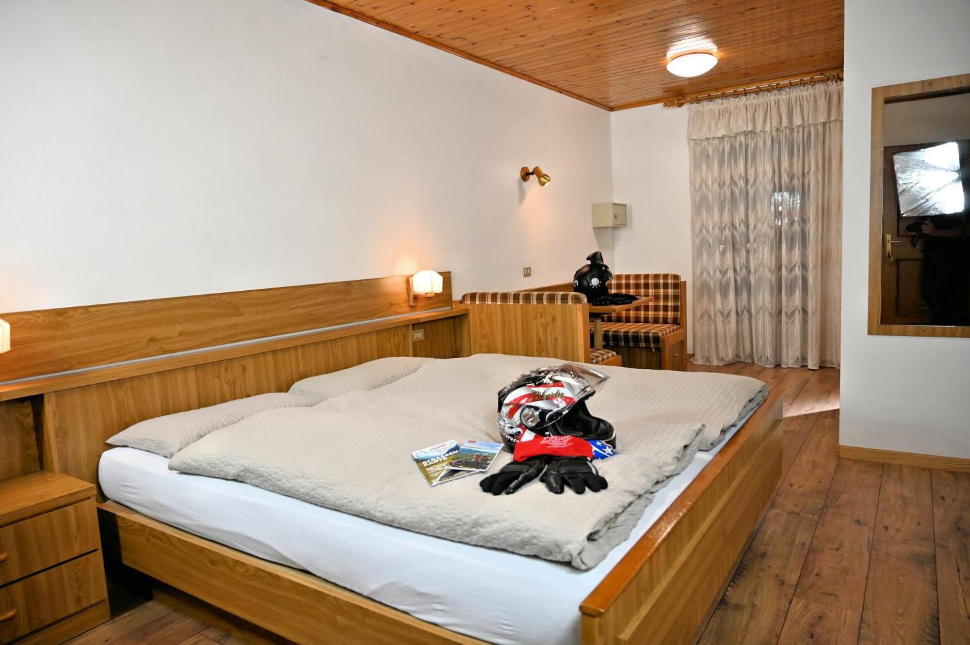 Albergo Panorama Panchia Bagian luar foto