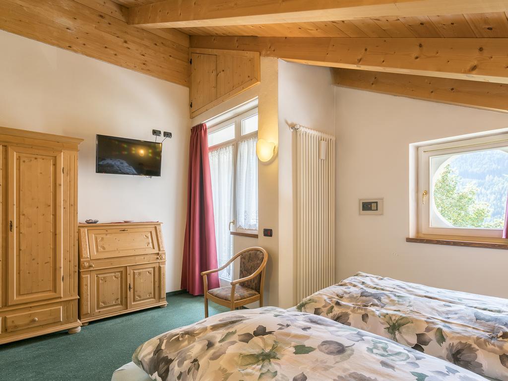 Albergo Panorama Panchia Bagian luar foto